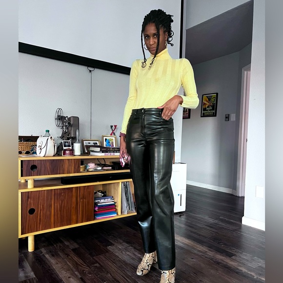 Aritzia’s Wilfred Vegan Leather Pants - Picture 1 of 7